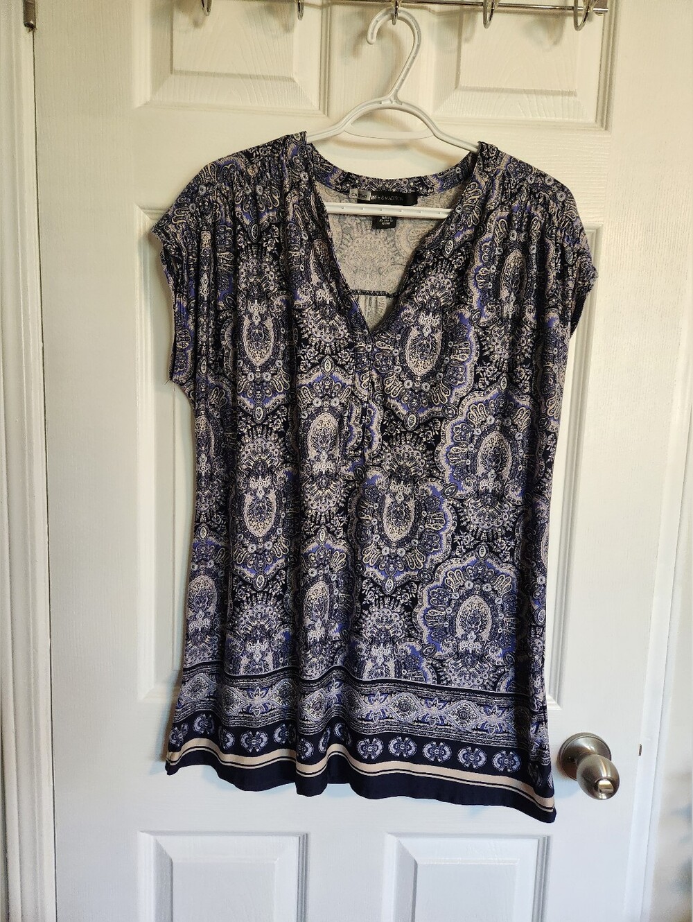 89th & Madison  Navy and White Paisley V-Neck Short Sleeve Top, 1X